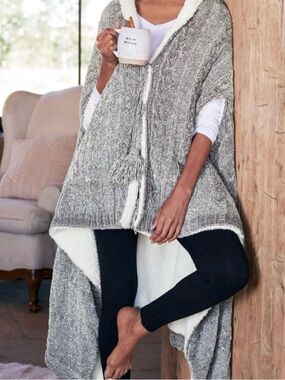 Soft Surroundings Gray and White Chenille Sherpa Wearable Throw One Size NWOT